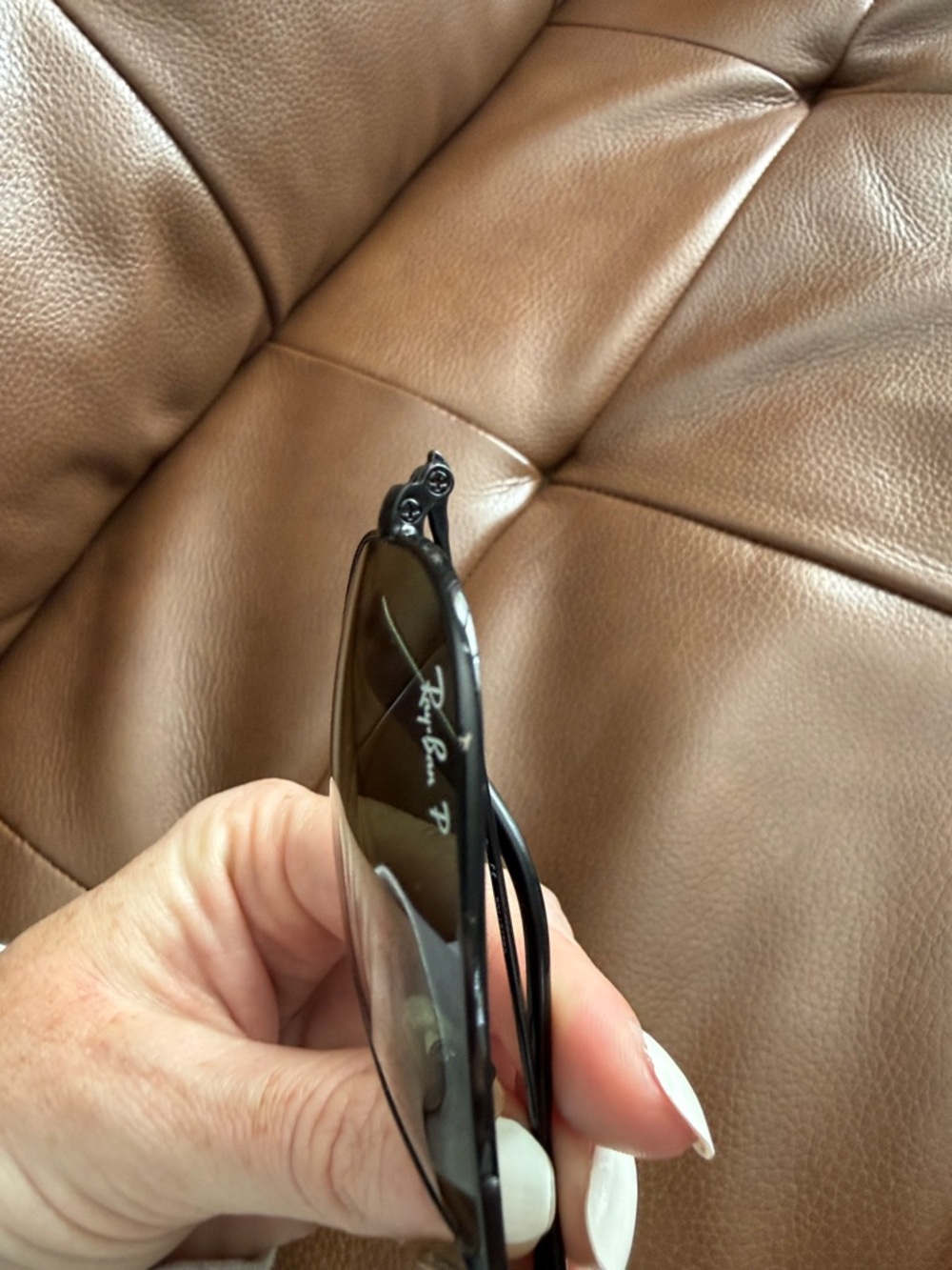 Polarized Ray-Ban Aviator Sunglasses - Picture 4 of 7